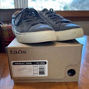 Taos Footwear Steel Plim Soul Lux Sneakers with Classic Lace-Up Design